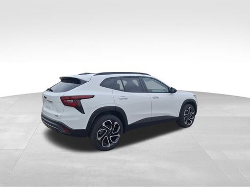 New 2026 Chevrolet Trax RS w/ Sunroof Package image 9