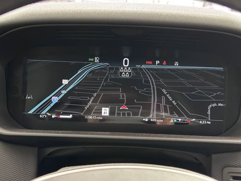 Certified 2025 Land Rover Discovery Dynamic SE image 18