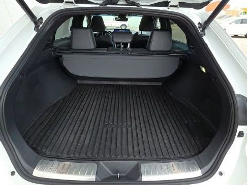 Used 2023 Toyota Venza Nightshade image 18