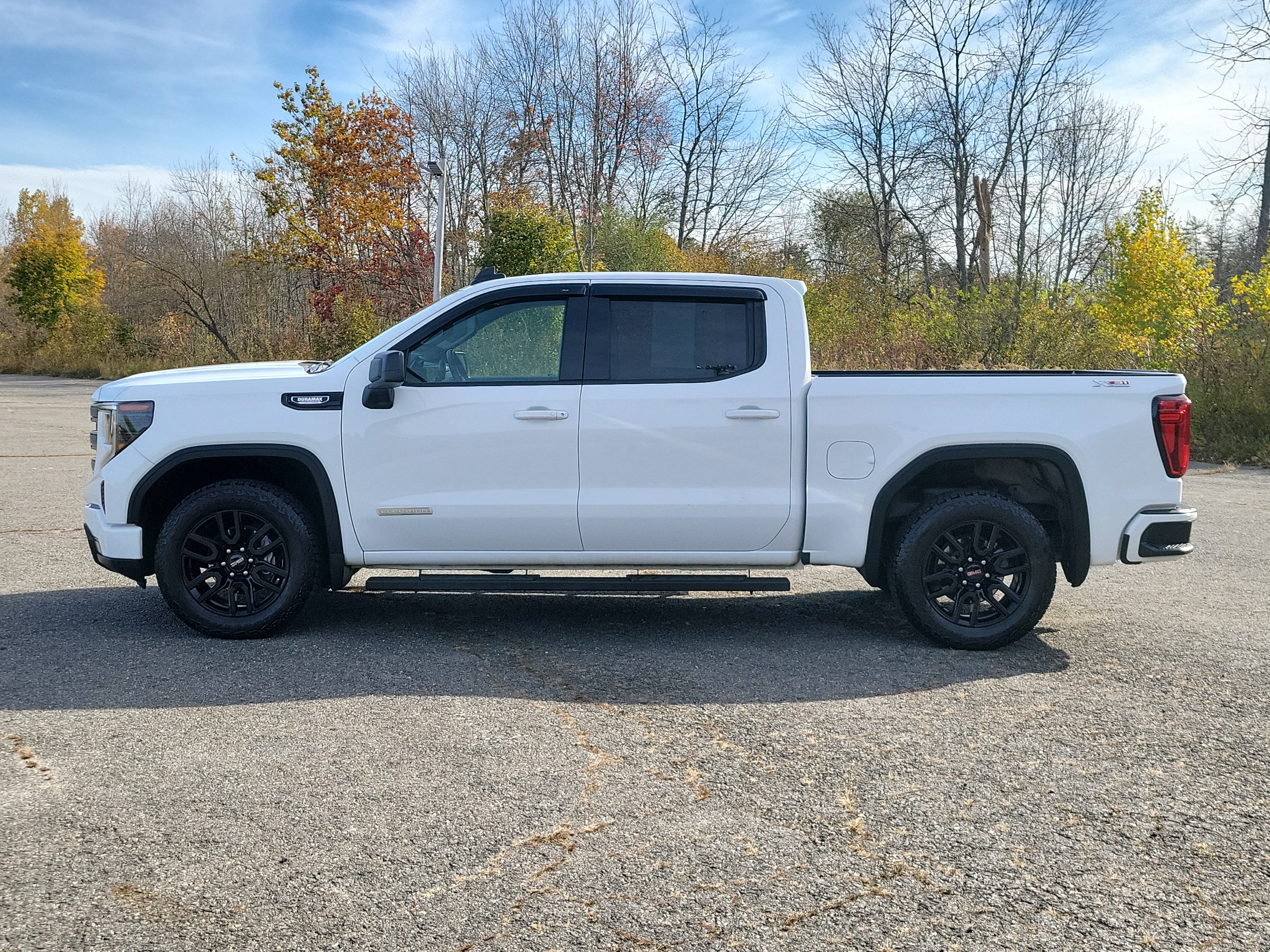 Used 2025 GMC Sierra 1500 Elevation w/ X31 Off-Road Package AWD/4WD image 8