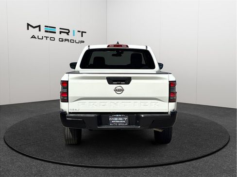 Used 2022 Nissan Frontier S RWD image 8