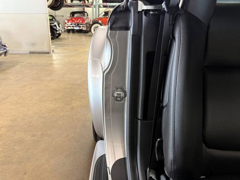 Used 2004 Chevrolet SSR w/ Preferred Equipment Group image 84