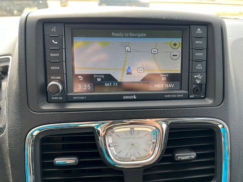 Used 2015 Chrysler Town & Country Touring w/ Mopar Premium Addition Group image 24