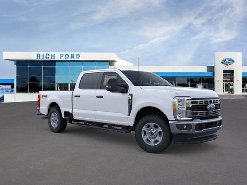 New 2026 Ford F250 XLT w/ FX4 Off-Road Package AWD/4WD image 13