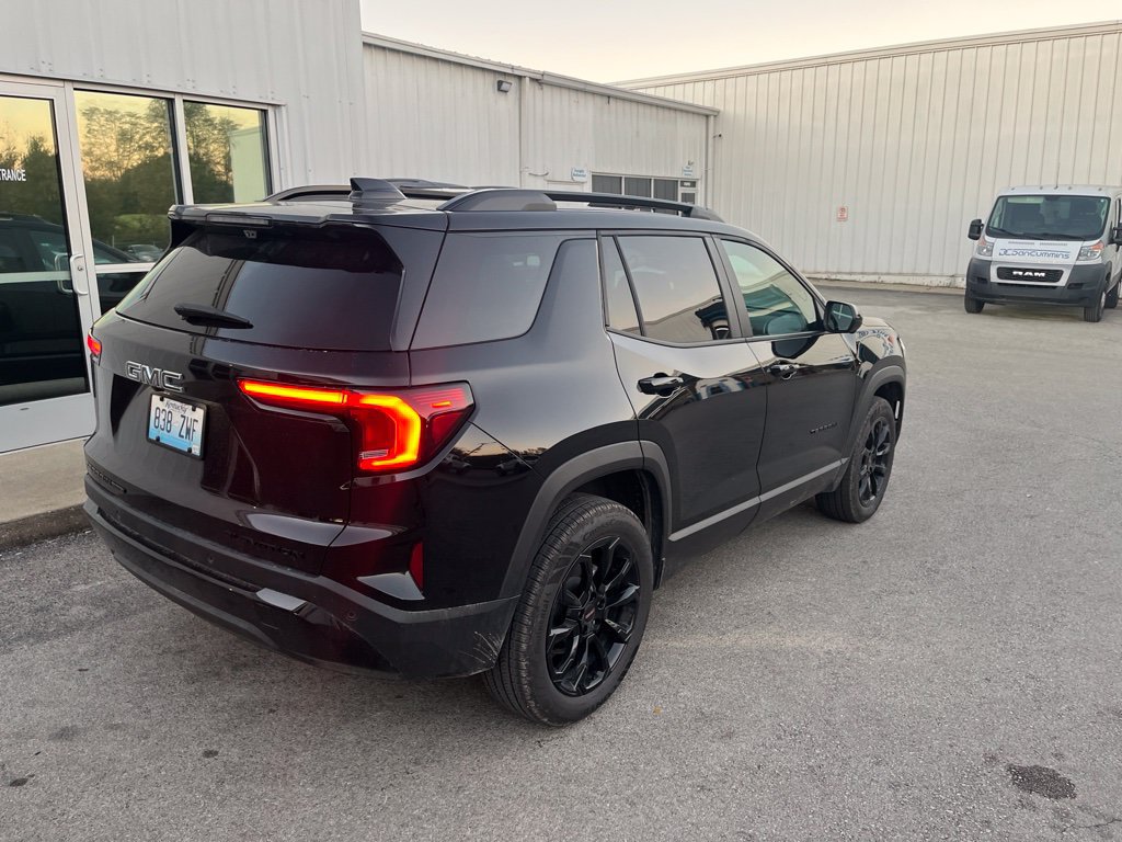 Used 2026 GMC Terrain Elevation w/ Elevation Premium Package AWD/4WD image 3