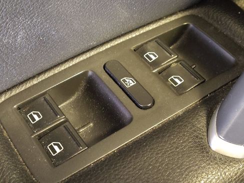 Used 2020 Volkswagen Passat 2.0T S image 27