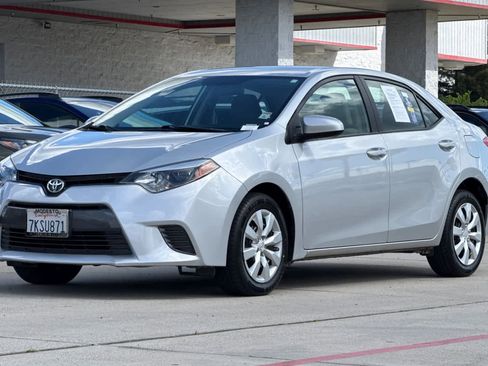 Used 2015 Toyota Corolla LE FWD image 7