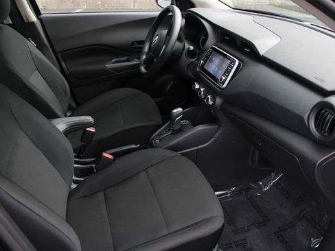 Certified 2025 Nissan Kicks Play S FWD image 31