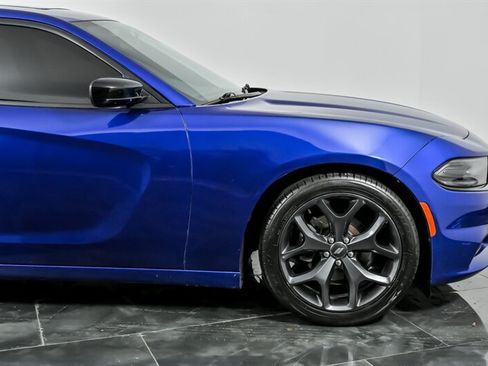 Used 2020 Dodge Charger SXT w/ Blacktop Package RWD image 12