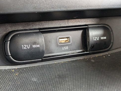 Used 2024 Kia Soul LX w/ Option Group 015 FWD image 21
