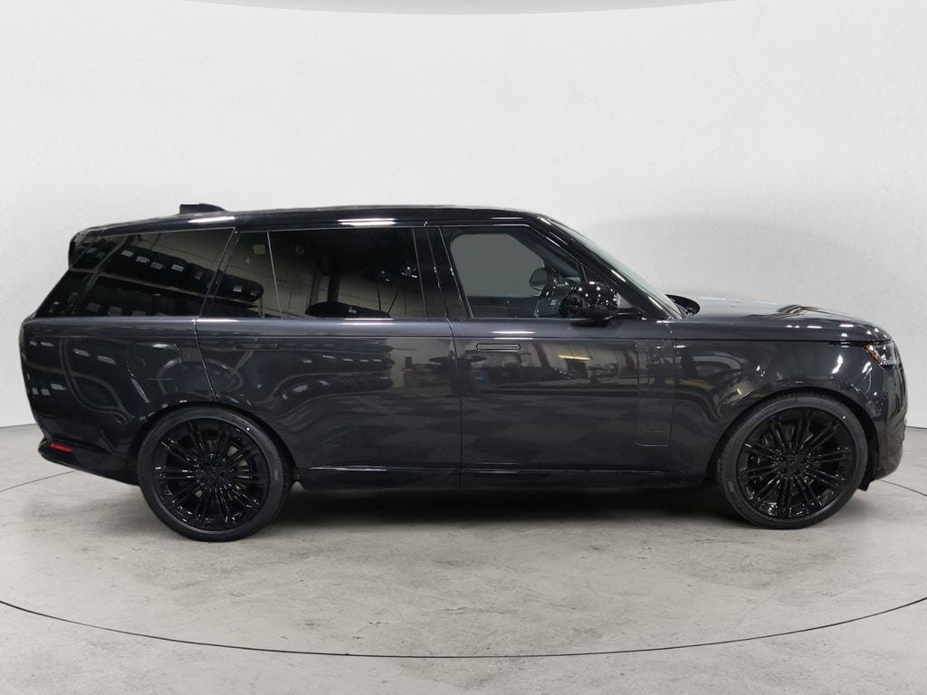 New 2026 Land Rover Range Rover Long Wheelbase SE AWD/4WD image 6