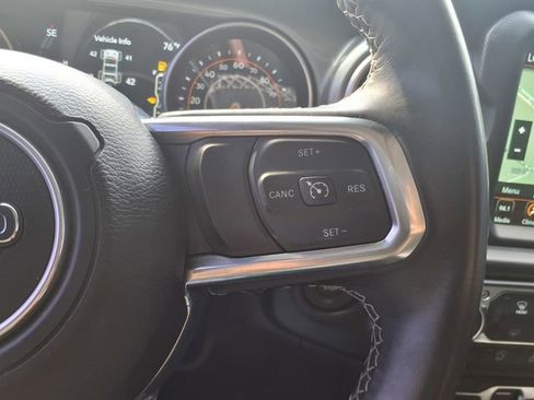 Used 2022 Jeep Wrangler Unlimited Sahara AWD/4WD image 23