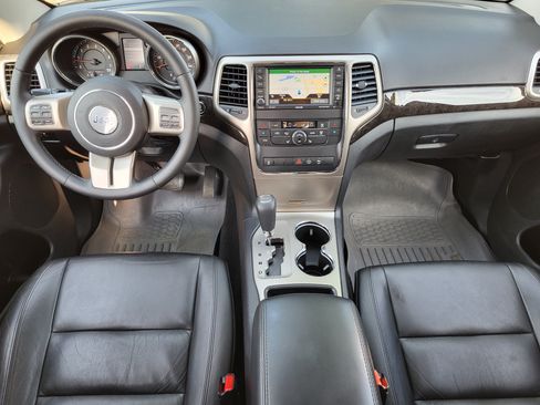 Used 2013 Jeep Grand Cherokee Laredo AWD/4WD image 22