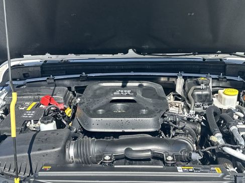 Used 2022 Jeep Wrangler Unlimited Sahara image 12