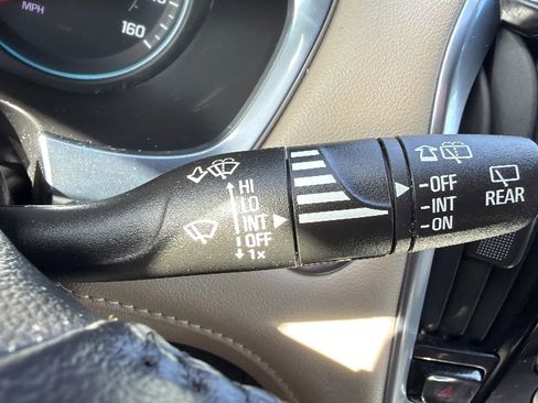 Used 2022 Chevrolet Traverse LT AWD/4WD image 13