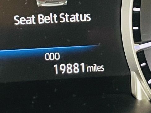 Used 2023 Toyota Highlander XLE image 12