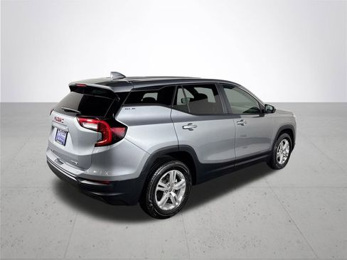 Used 2024 GMC Terrain SLE image 6