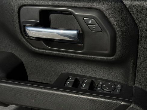 Used 2022 Chevrolet Silverado 2500 Custom w/ Custom Value Package image 22