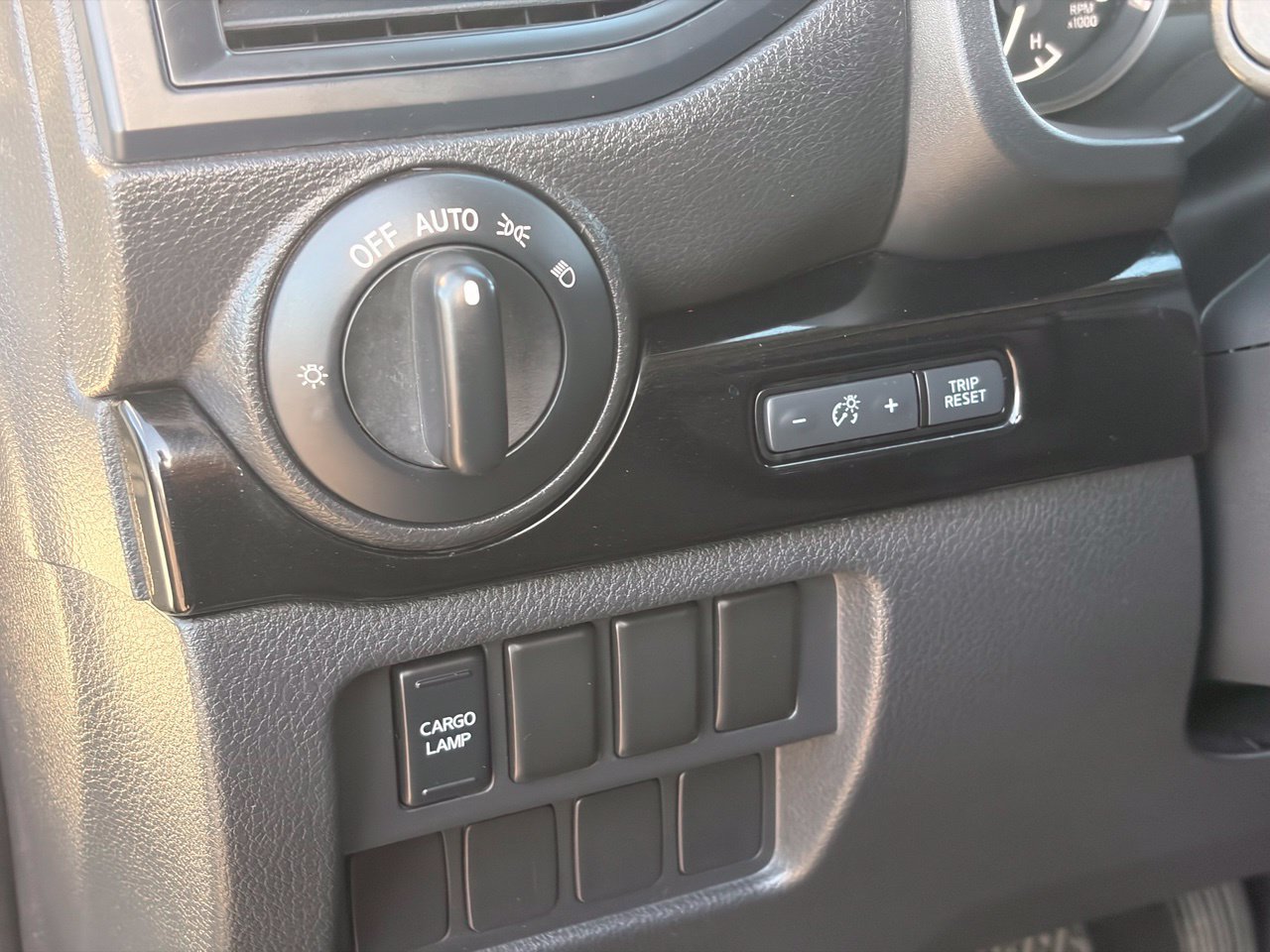 Certified 2023 Nissan Titan SV AWD/4WD image 23