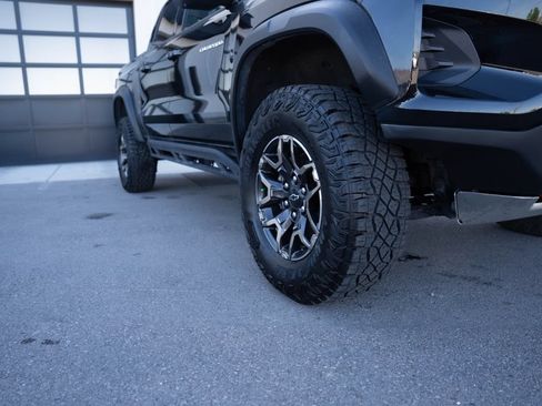 Used 2024 Chevrolet Colorado ZR2 w/ Technology Package AWD/4WD image 5