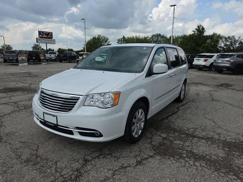 Used 2015 Chrysler Town & Country Touring w/ Driver Convenience Group FWD image 1