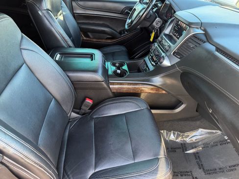 Used 2018 Chevrolet Suburban LS w/ All-Season Package RWD image 11