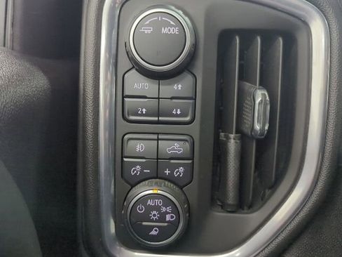 Used 2021 Chevrolet Silverado 1500 LT Trail Boss w/ Convenience Package II AWD/4WD image 9