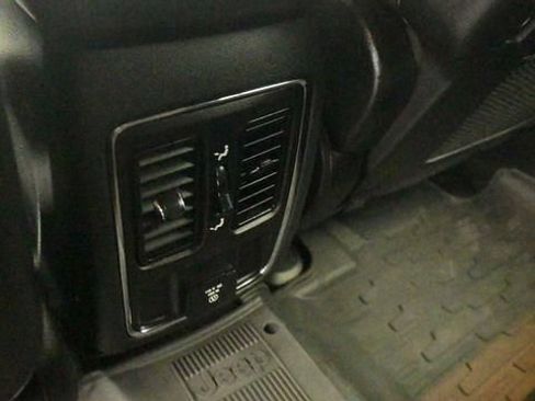 Used 2020 Jeep Grand Cherokee Altitude AWD/4WD image 12
