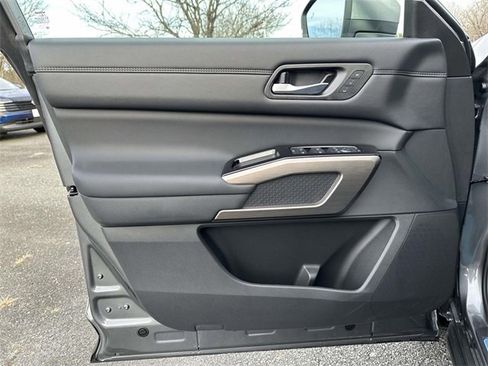 New 2025 Nissan Pathfinder Platinum w/ Cargo Package image 14