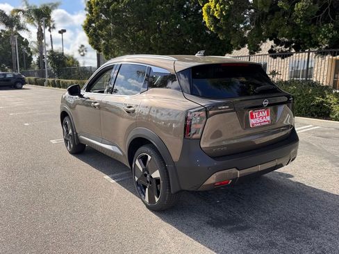 New 2026 Nissan Kicks SR image 5