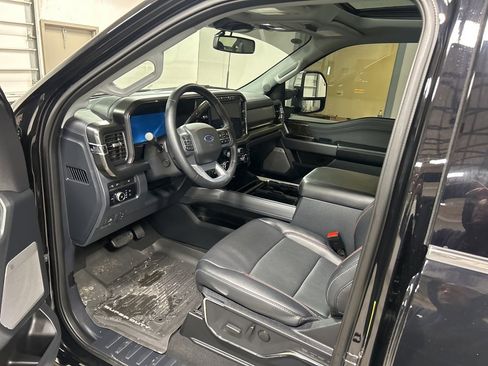 Used 2024 Ford F350 Lariat w/ Chrome Package image 6