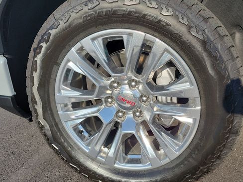 Used 2025 GMC Sierra 1500 Denali w/ Technology Package AWD/4WD image 6
