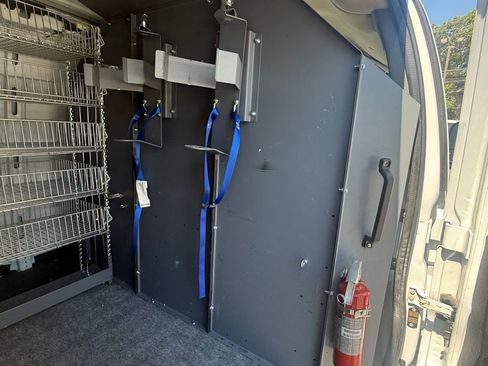 Used 2020 Chevrolet Express 2500 RWD image 6