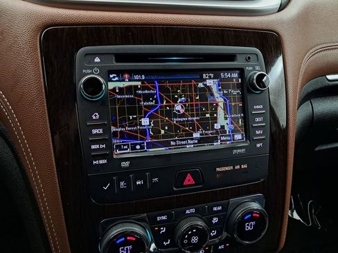 Used 2015 Chevrolet Traverse LT image 12