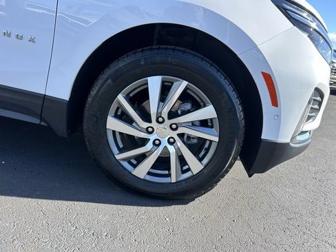 Used 2024 Chevrolet Equinox Premier image 8