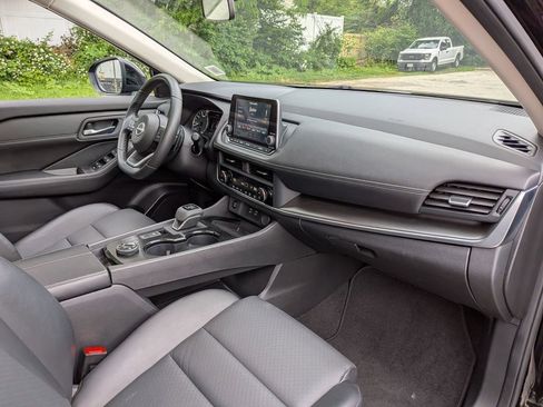 Used 2024 Nissan Rogue SV w/ SV Premium Package AWD/4WD image 27