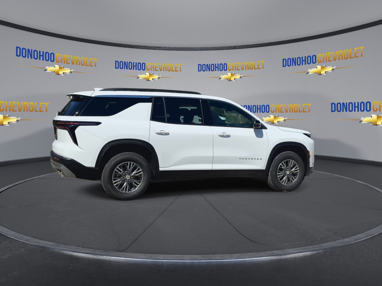 New 2027 Chevrolet Traverse LT FWD image 12