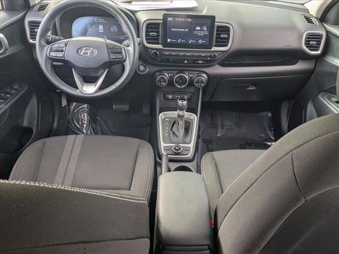 Used 2024 Hyundai Venue SEL image 15