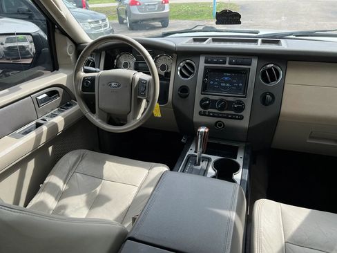 Used 2011 Ford Expedition XLT image 16