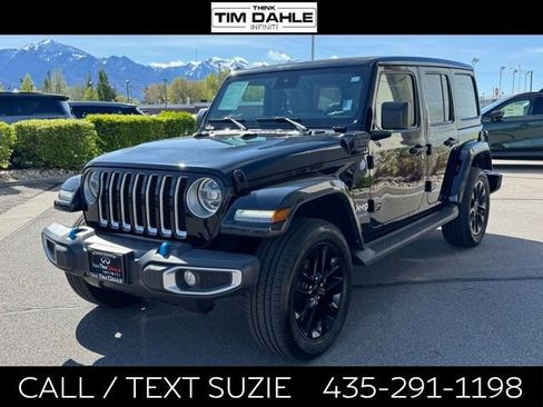 Used 2022 Jeep Wrangler Unlimited Sahara w/ Cold Weather Group AWD/4WD image 5