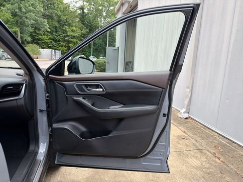 Used 2022 Nissan Rogue Platinum w/ Head-Up Display Package FWD image 20