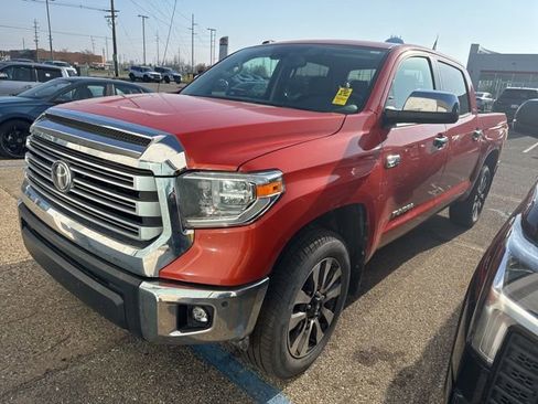 Used 2018 Toyota Tundra Limited w/ Limited Premium Package image 9