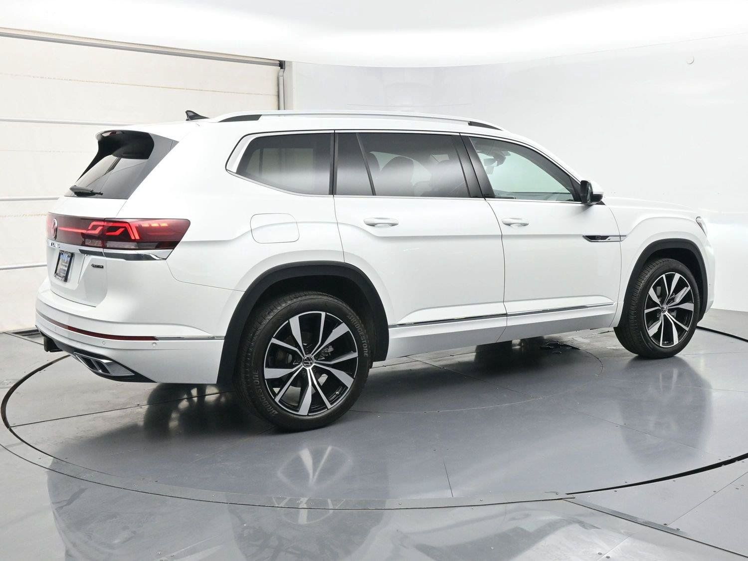 Used 2026 Volkswagen Atlas SEL Premium R-Line AWD/4WD image 32