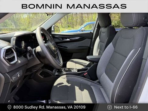 Used 2024 Chevrolet TrailBlazer LT w/ Driver Confidence Package image 13