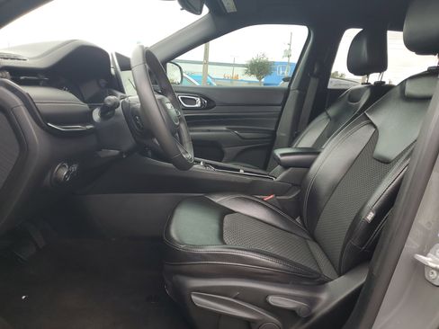 Used 2023 Jeep Compass Altitude image 13