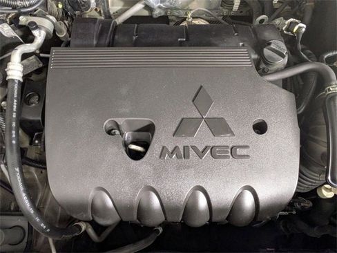 Used 2019 Mitsubishi Outlander ES image 31