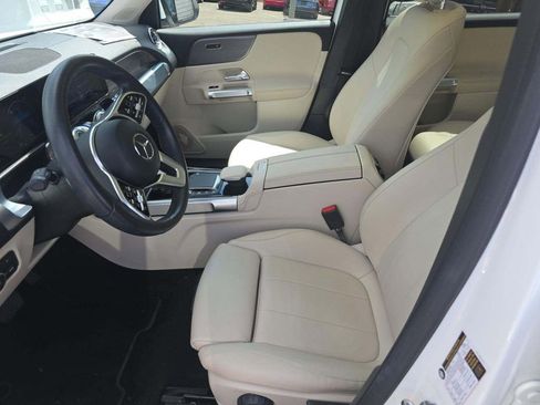 Used 2022 Mercedes-Benz EQB 300 4MATIC image 4