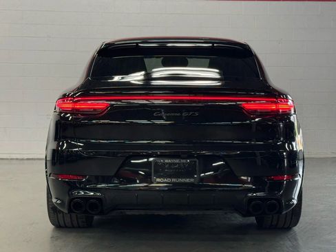 Used 2023 Porsche Cayenne GTS image 8
