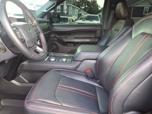 Used 2024 Ford Expedition Max Limited AWD/4WD image 23