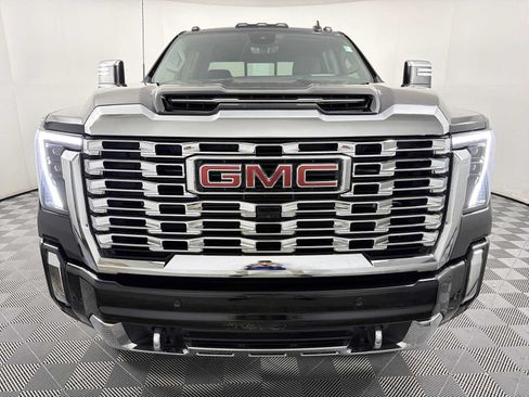 Used 2024 GMC Sierra 2500 Denali w/ Denali Reserve Package AWD/4WD image 2